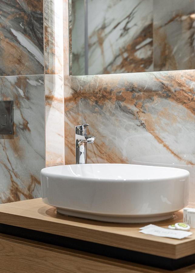 Acropolis Holmes Residence Атина Екстериор снимка